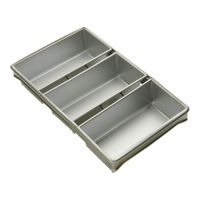 Focus Products Group 904235 Bread Pan, 4 Strap, Aluminized
Steel - 17-7/8" x 9-1/4"