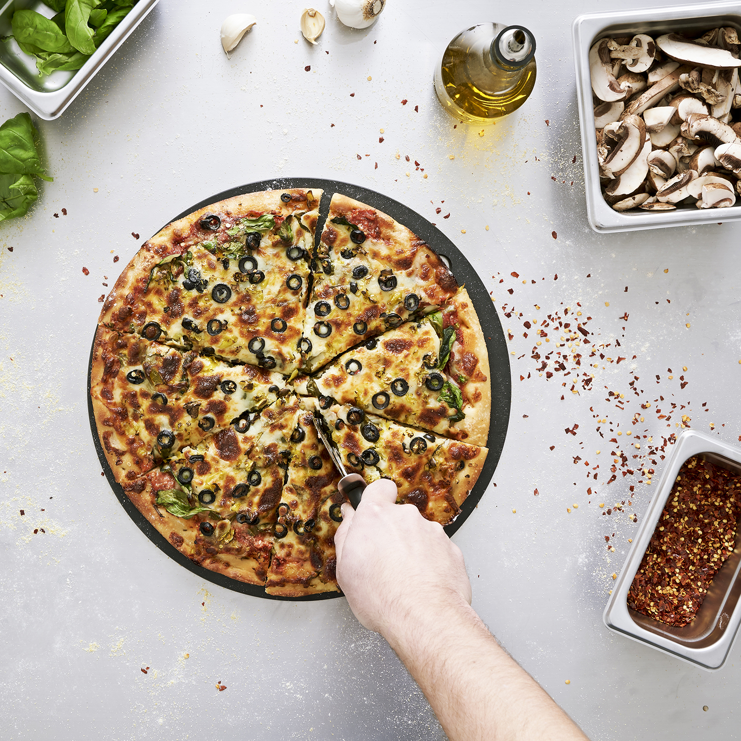 14" RND PIZZA BOARD SLATE (4)