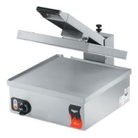 Vollrath 40793 Cayenne Electric Super-Size Sandwich Press,
Stainless Steel/Natural, Flat Lower Grill/Upper Grill - 120V